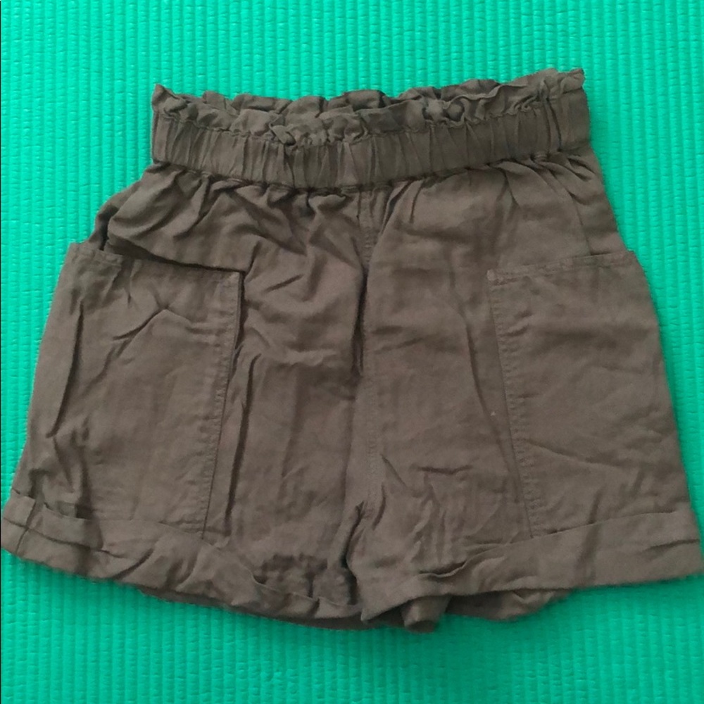 Aritzia grey shorts